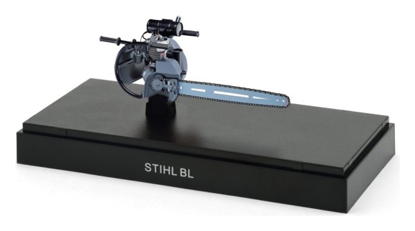 MODELO HISTÓRICO DE MOTOSIERRA STIHL TIPO BL A ESCALA 1:12