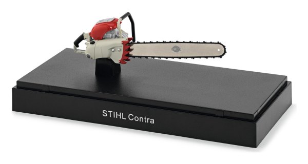 MODELO HISTÓRICO DE MOTOSIERRA STIHL TIPO CONTRA A ESCALA 1:12